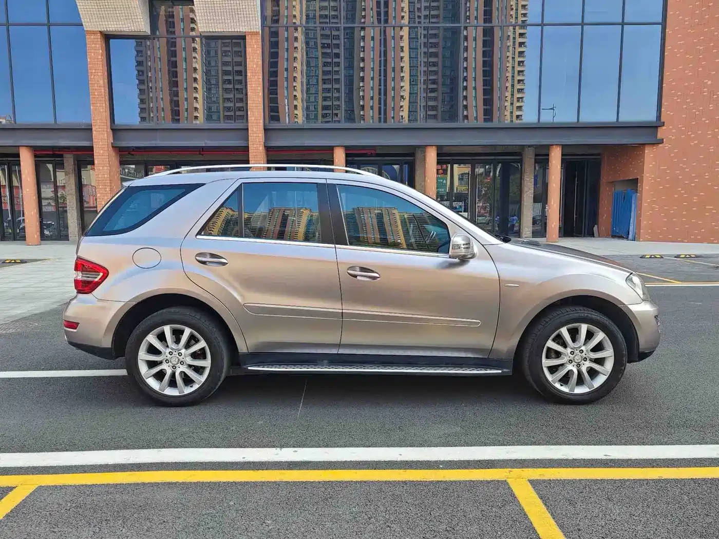 Mercedes-Benz M-Class 2010 ML 350 4MATIC Luxury Special Edition фото 8