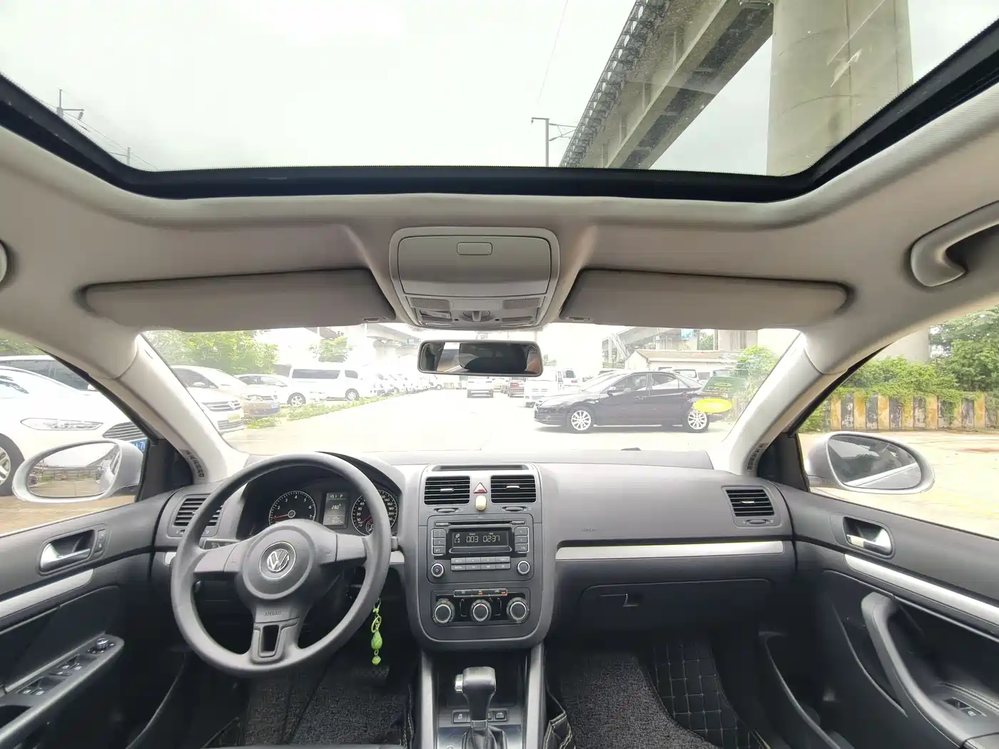 Volkswagen Sagitar 2011 2011 1.6L Automatic Fashion