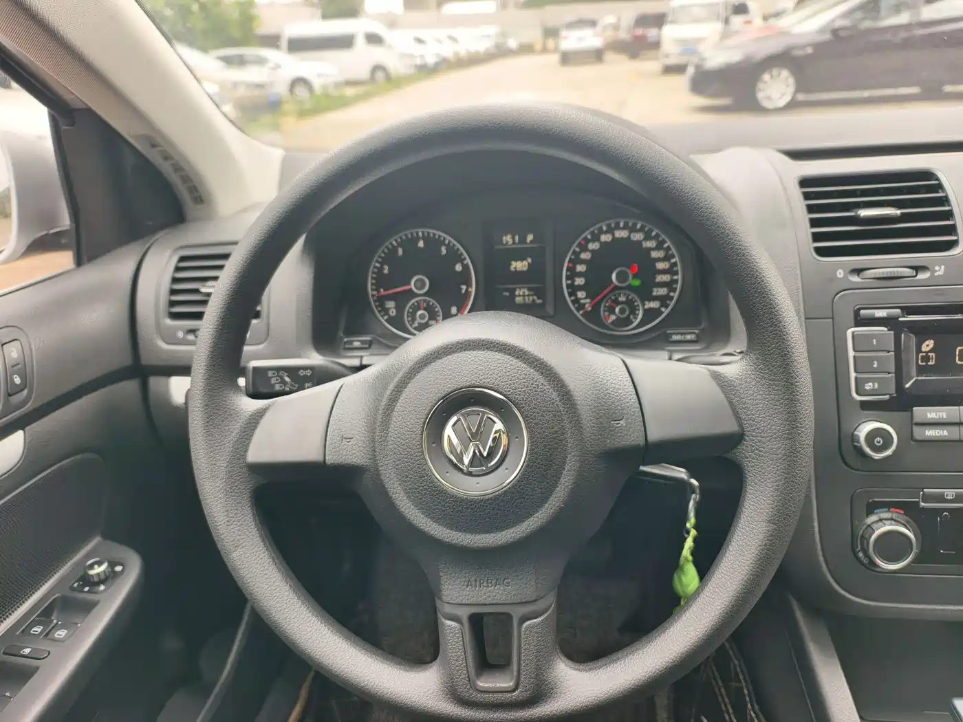 Volkswagen Sagitar 2011 2011 1.6L Automatic Fashion