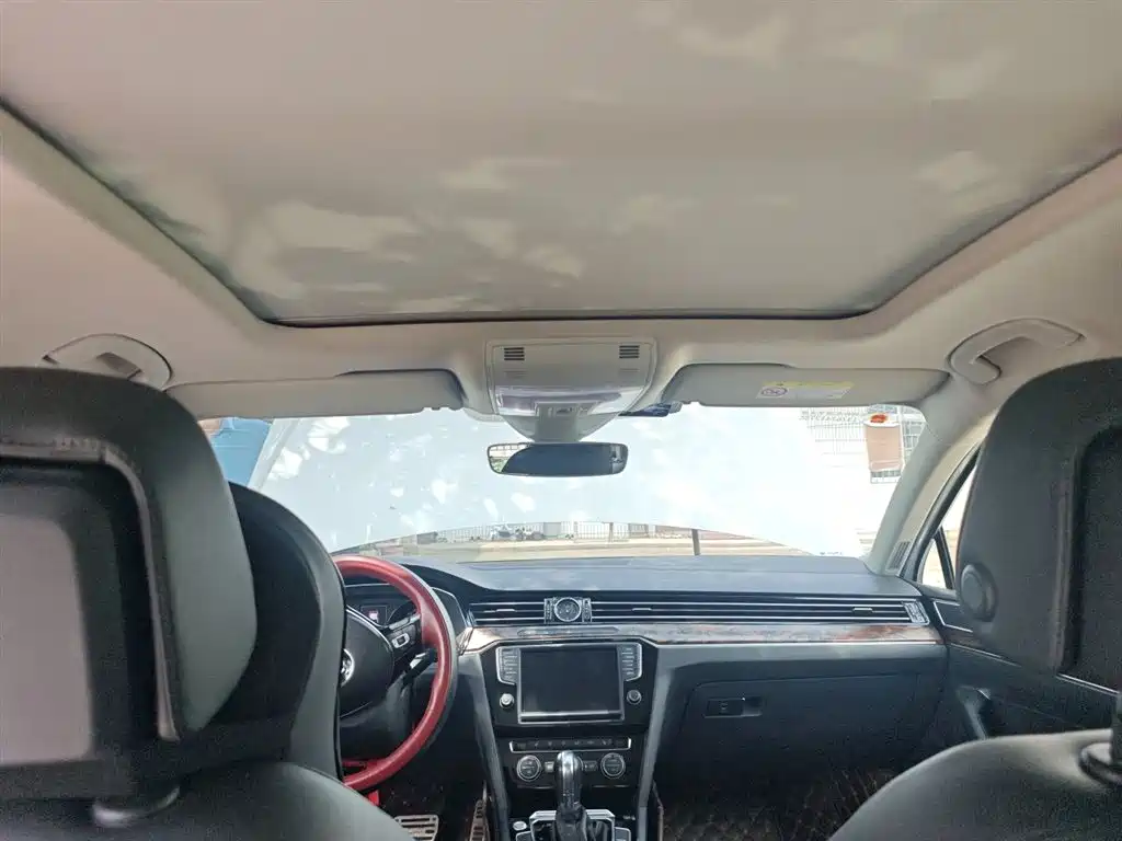 Volkswagen Magotan 2017 330TSI DSG Premium фото 15