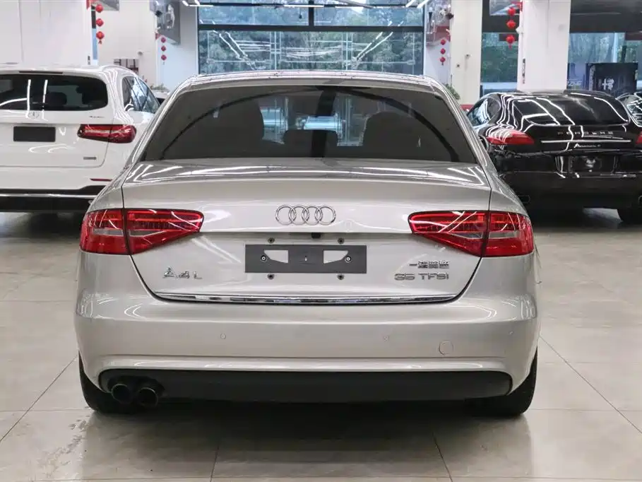 Audi A4L 2016 35 TFSI Automatic Comfort фото 4