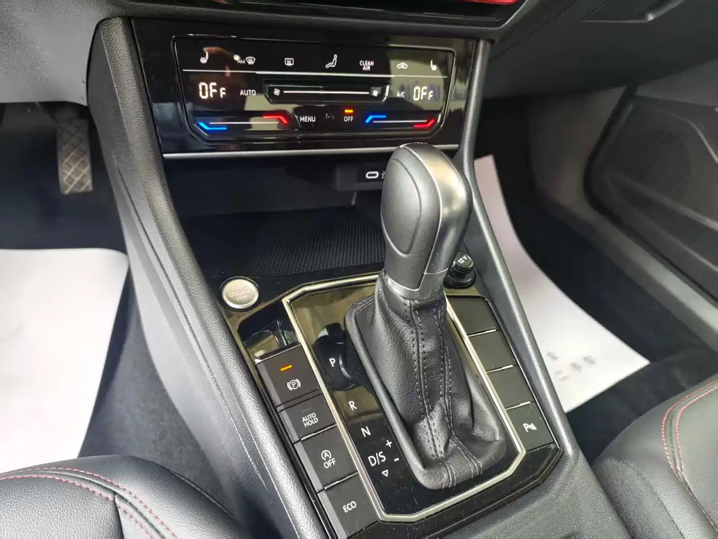 Volkswagen Lavida 2024 Model 300TSI DSG Starlight Leading Edition фото 14