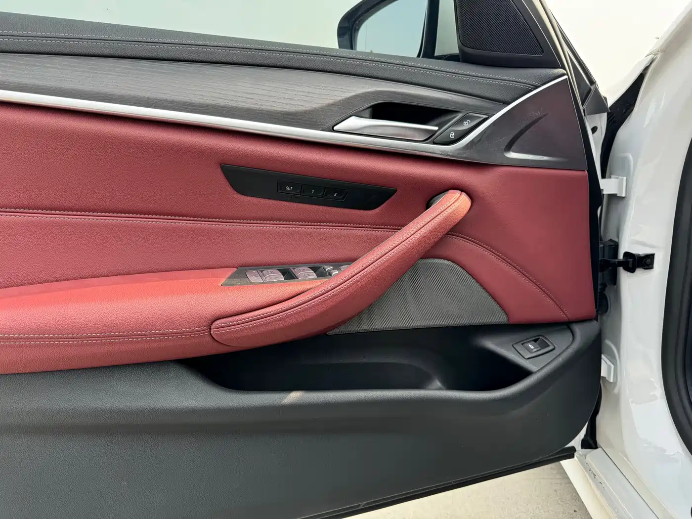 BMW 5 Series 2023 Facelift 530Li Leading M Sport Package фото 4