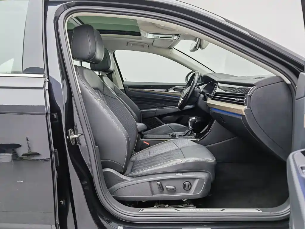 Фото 23 - Volkswagen Passat