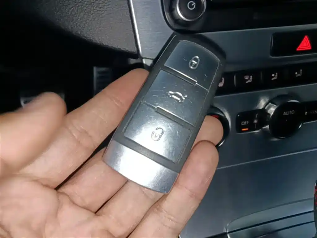 Volkswagen FAW-Volkswagen CC 2016 Model 2.0TSI Luxury фото 9