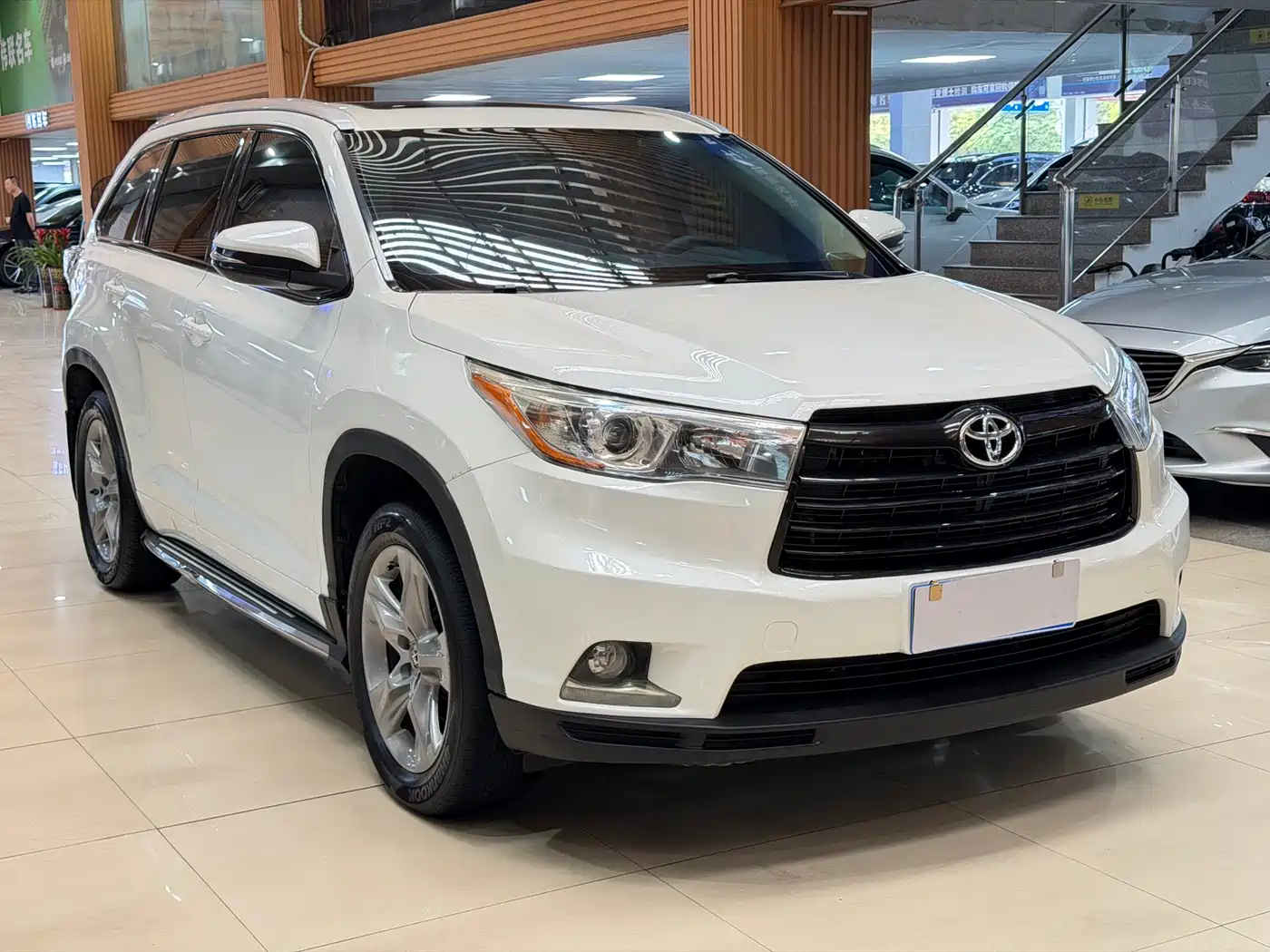 Toyota Highlander 2015 2.0T FWD Luxury Edition 7-seater фото 3