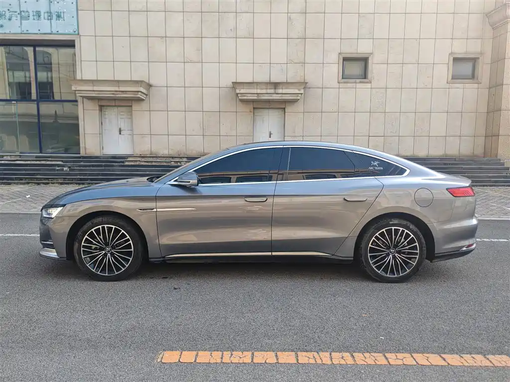 Фото 4 - BYD Han