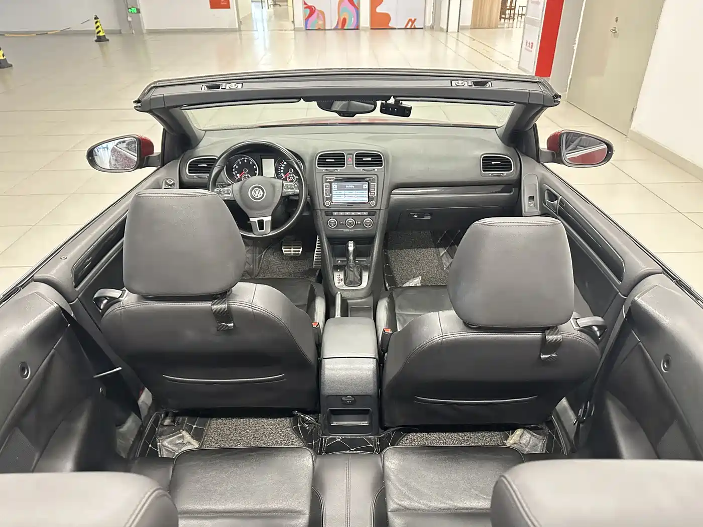 Volkswagen Golf (Import) 2012 1.4TSI Luxury Convertible Edition фото 7