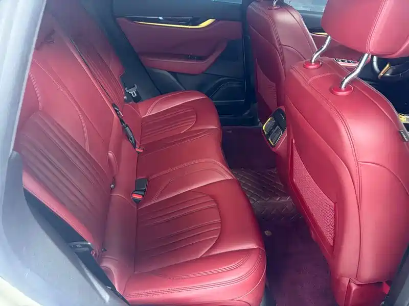 Maserati Levante 2018 3.0T Classic Edition фото 7