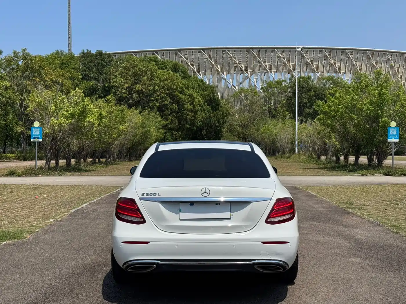 Mercedes-Benz E-Class 2016 E 300 L Luxury фото 8