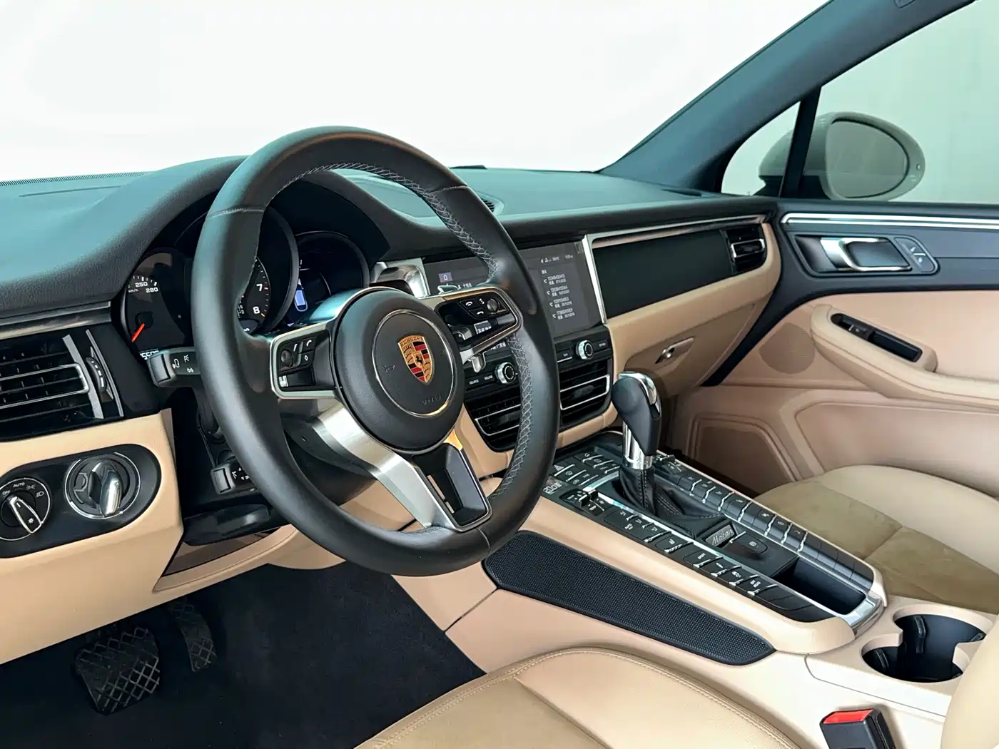 Porsche Macan 2018 Macan 2.0T фото 10