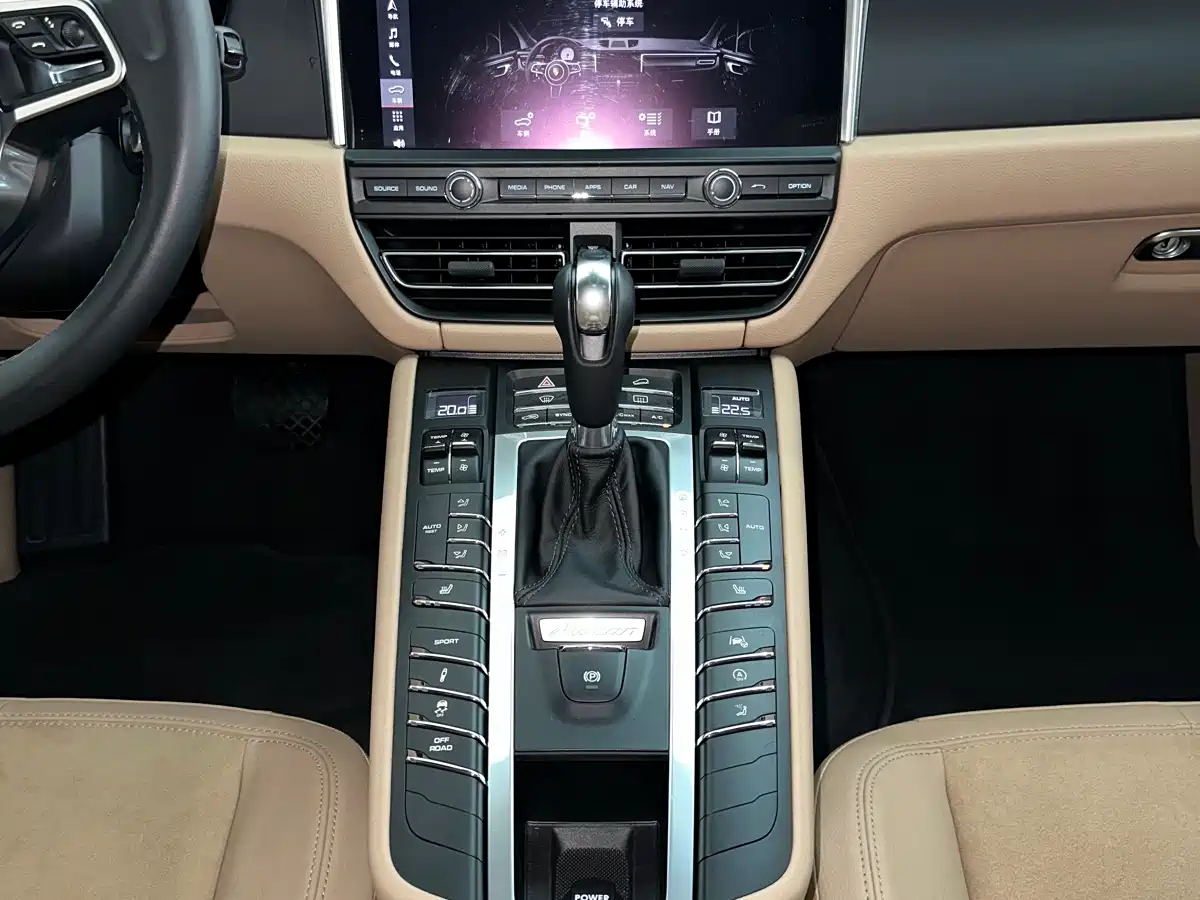 Porsche Macan 2018 Macan 2.0T фото 12
