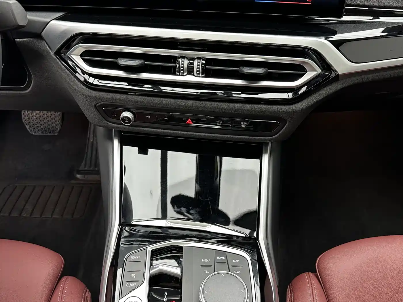 BMW 3 Series 2023 320Li M Sport Package фото 14