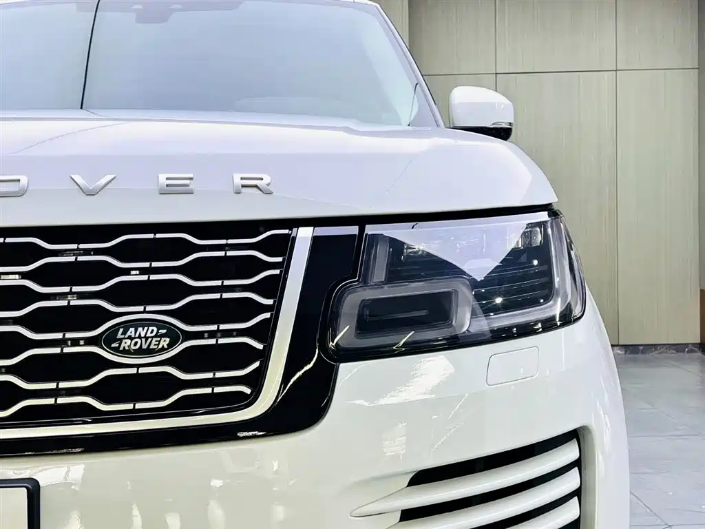 Land Rover Range Rover 2020 3.0 L6 Heritage Edition фото 7