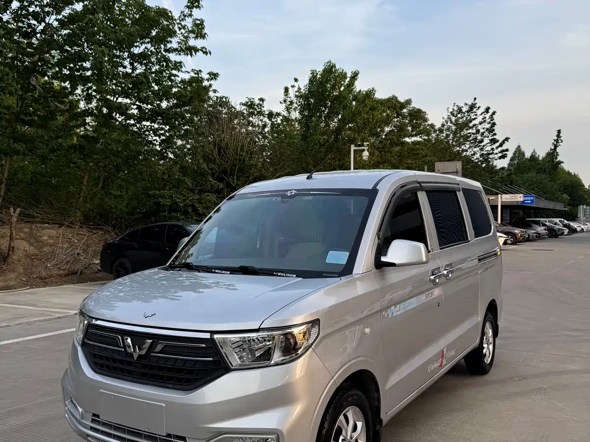 Фото 1 - Wuling Motors Wuling Hongguang V