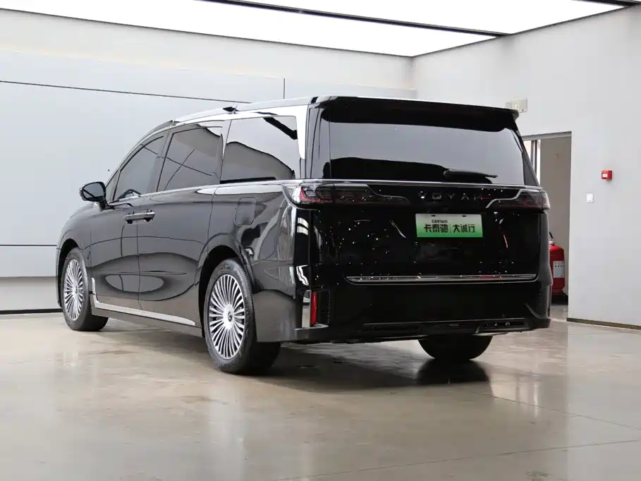 Voyah Dreamer 2025 2025 PHEV 4WD Kunpeng Premium Edition