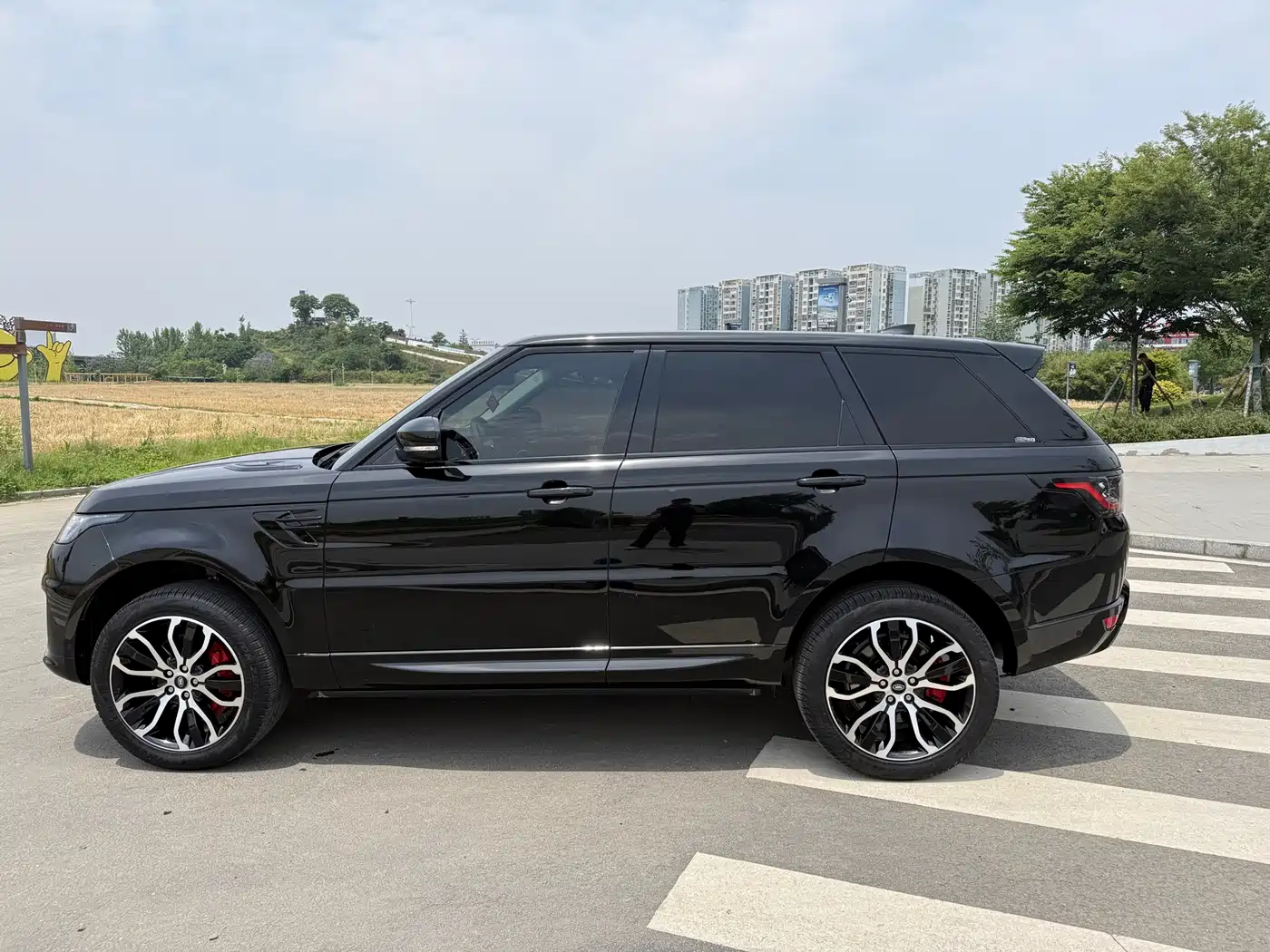 Land Rover Range Rover Sport 2022 3.0 L6 Gloss Black Edition фото 8