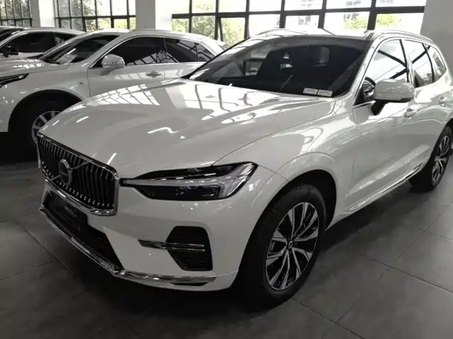 Volvo XC60 2025