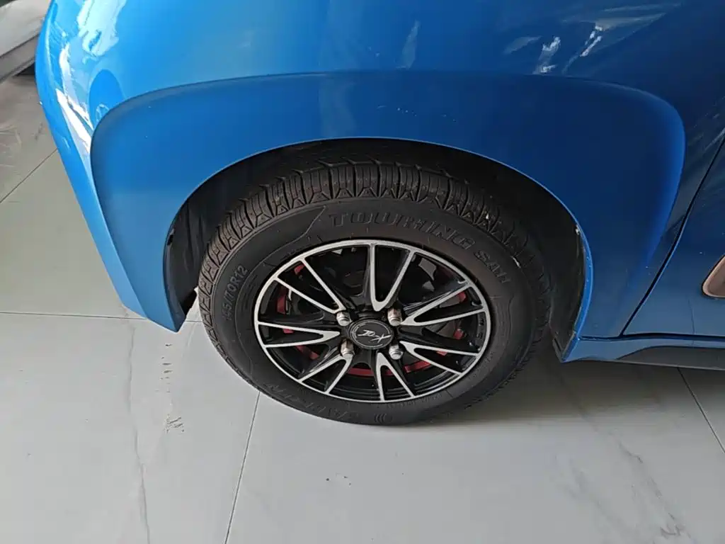 Фото 23 - Baojun E200