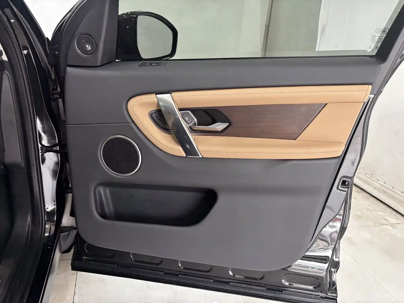 Land Rover Discovery Sport 2024 Performance Technology Edition фото 25