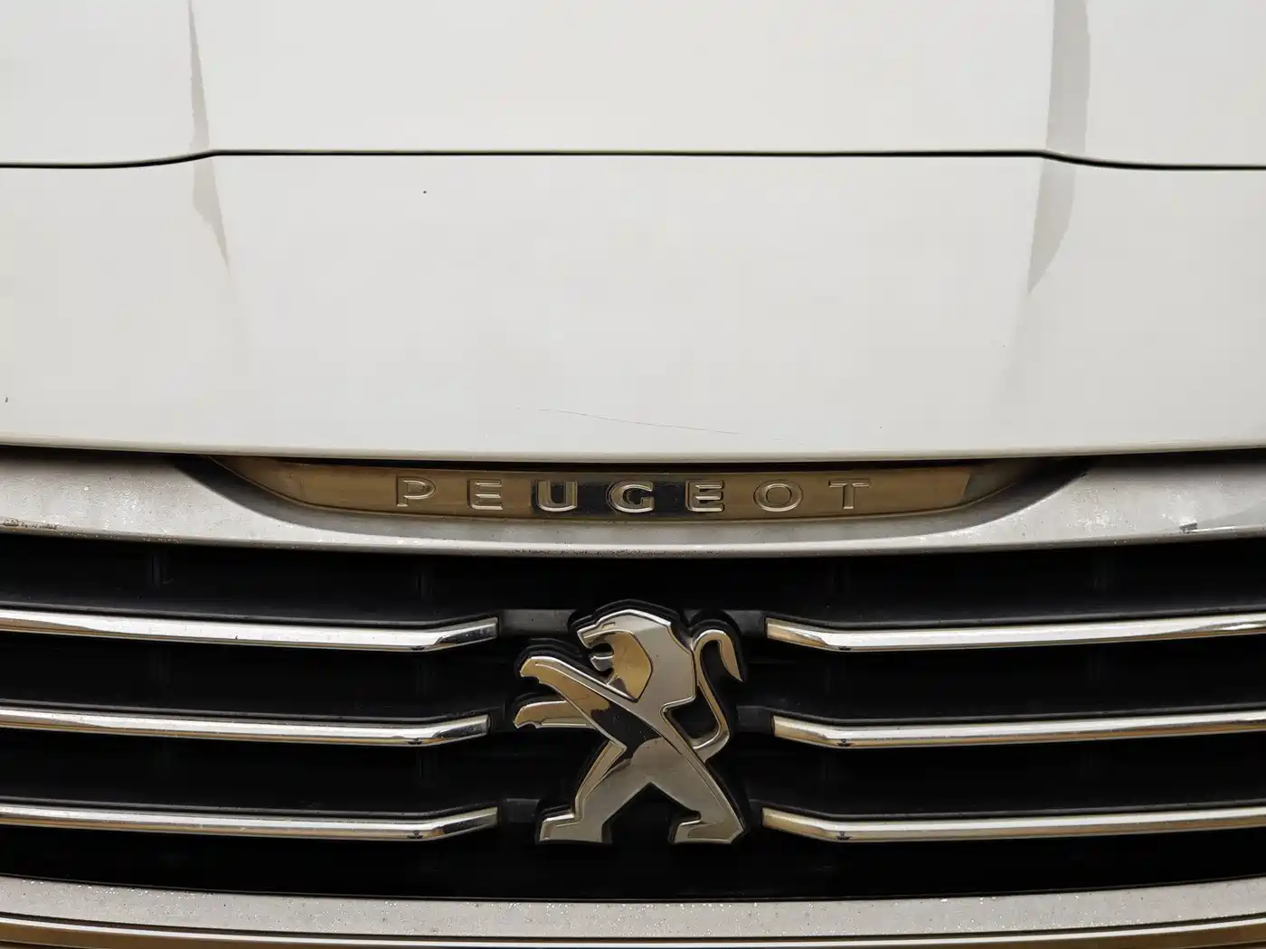 Peugeot 408 2015 Model 1.2T Automatic Luxury Edition фото 3