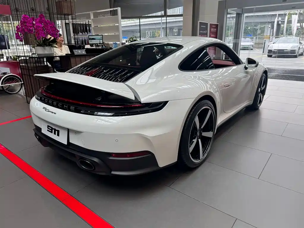 Porsche 911 2026 Carrera 3.0T фото 3