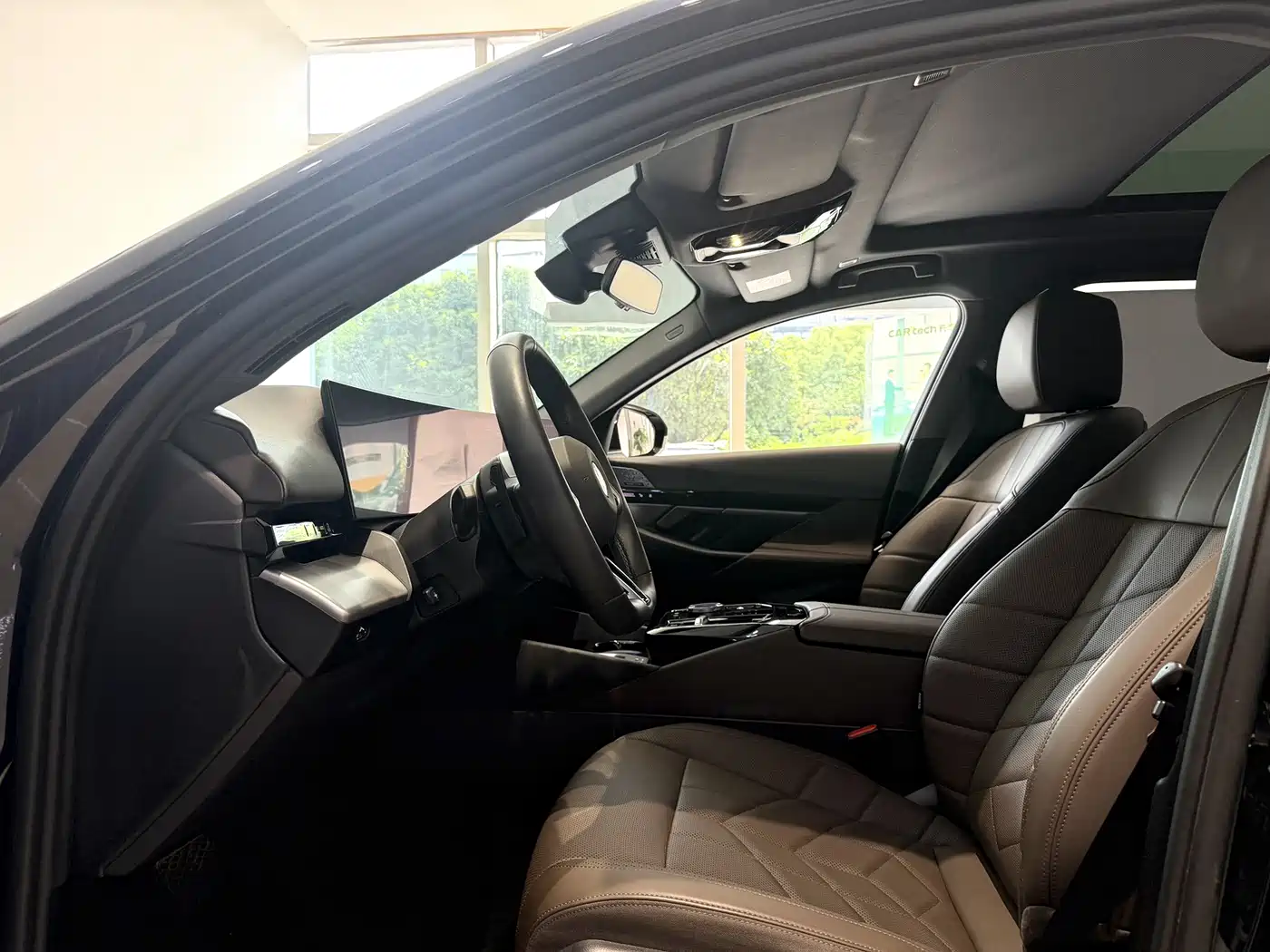 BMW 5 Series 2024 525Li M Sport Package фото 8