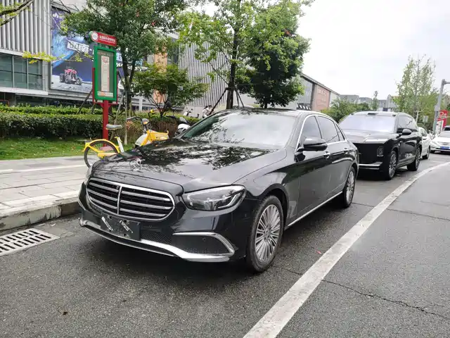 Mercedes-Benz E-Class 2022