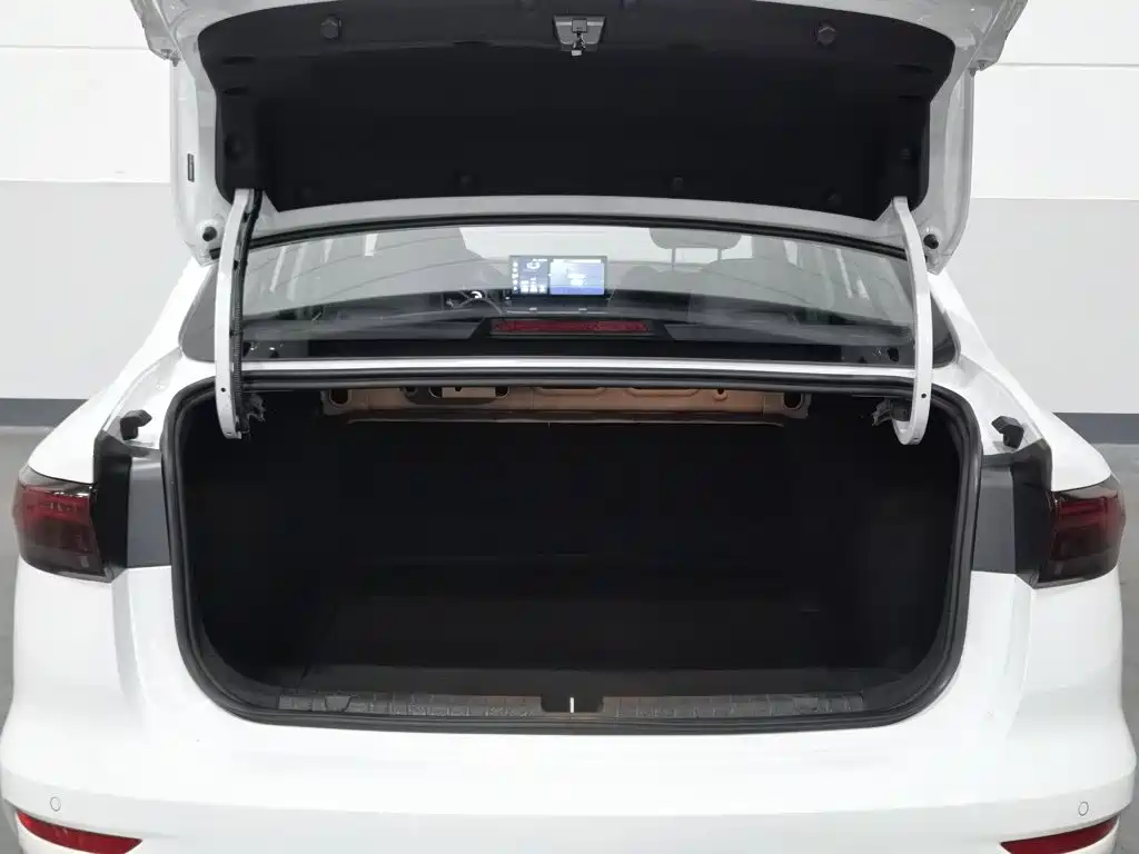 Фото 16 - Geely Emgrand