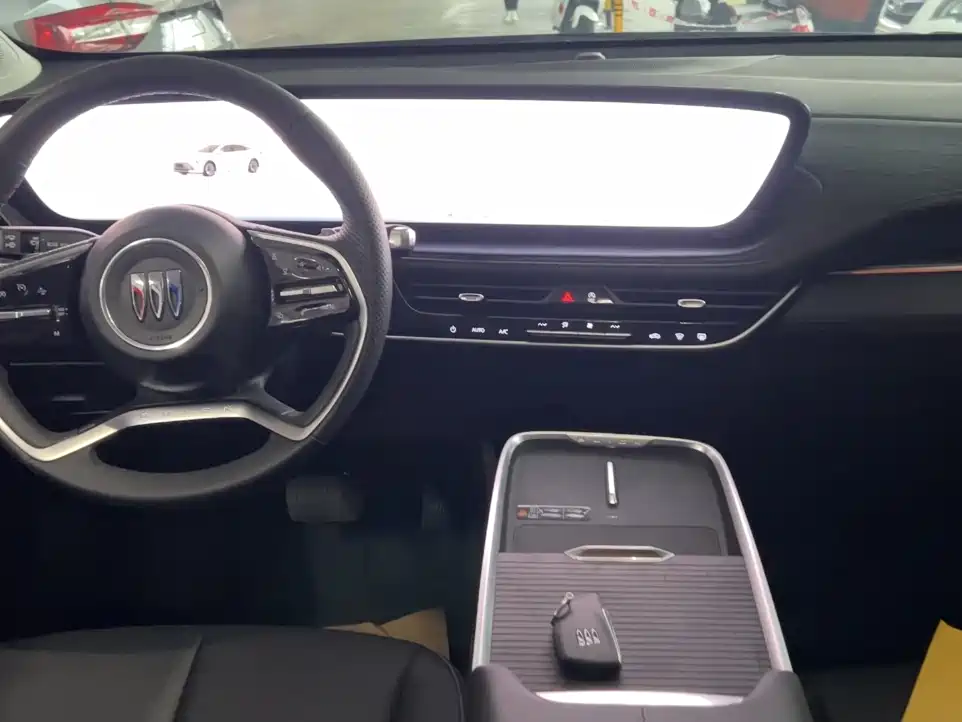 Buick LaCrosse 2025 Model 28T Platinum Edition фото 9