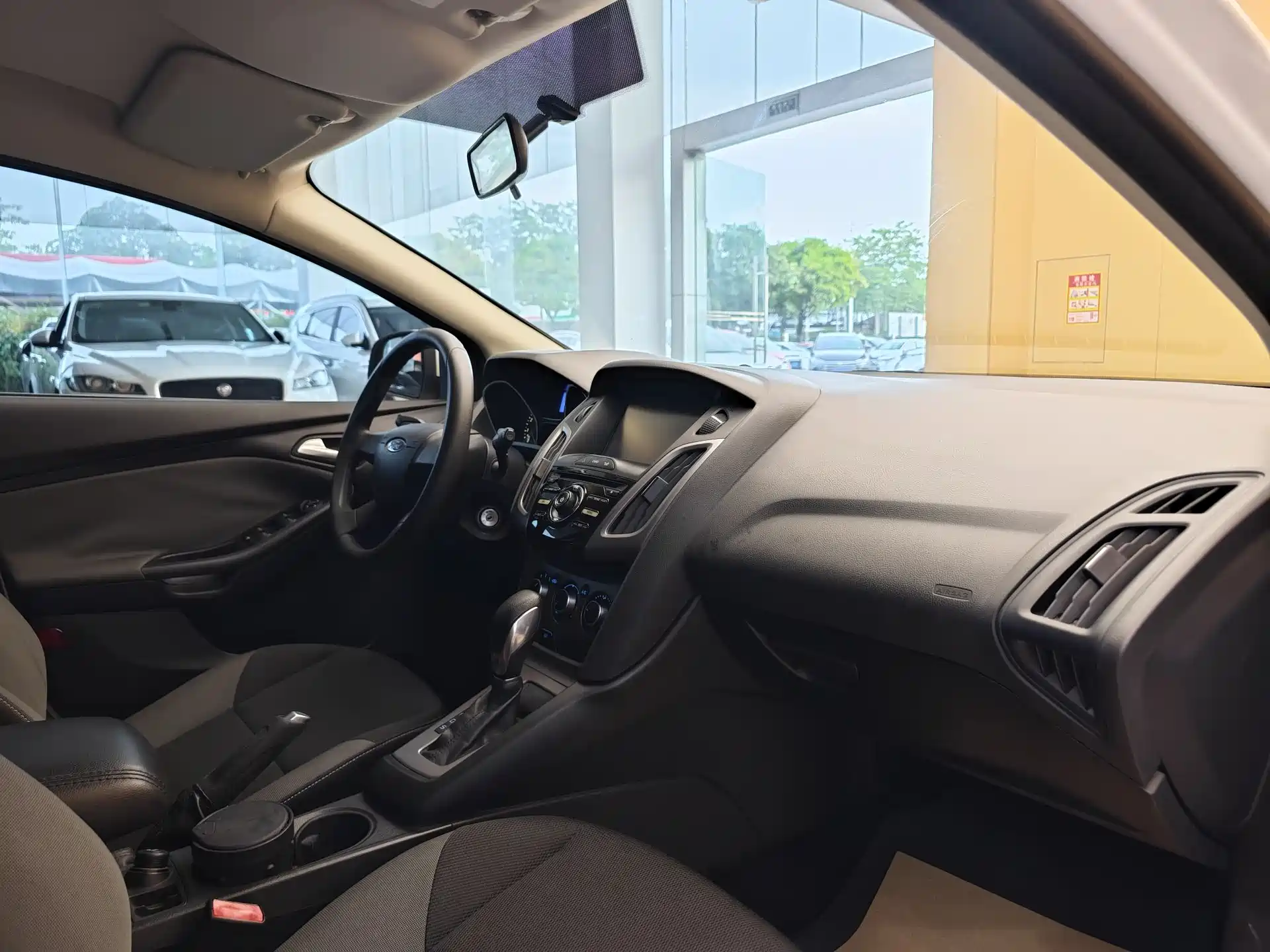 Фото 30 - Ford Focus