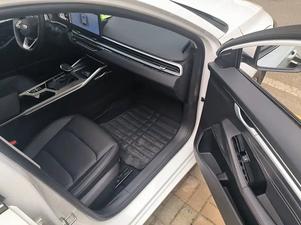 Geely Emgrand 2025 2025 4th Gen 1.5L CVT Premium