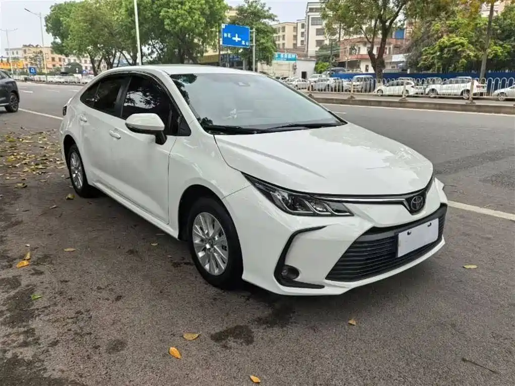 Toyota Corolla 2019 1.2T S-CVT GL Pioneer Edition фото 3