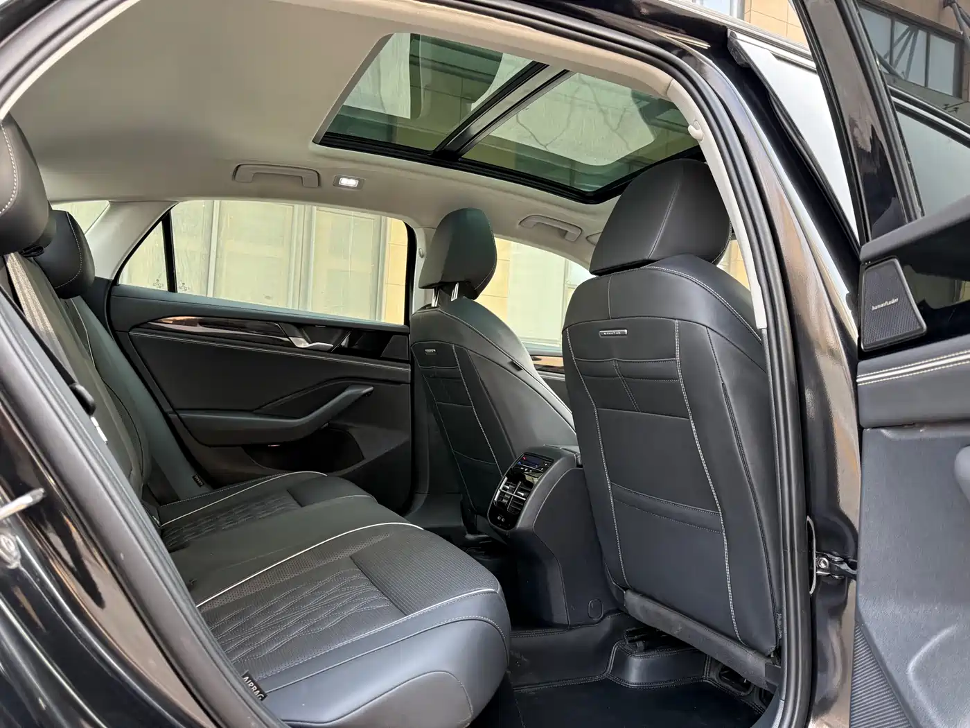 Volkswagen Magotan 2024 380TSI DSG Luxury Edition (Daimai Package) фото 19