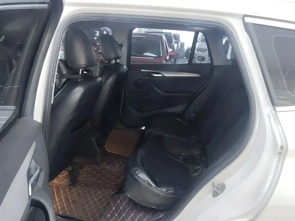 BMW X1 2018 sDrive20Li Leading Model фото 17