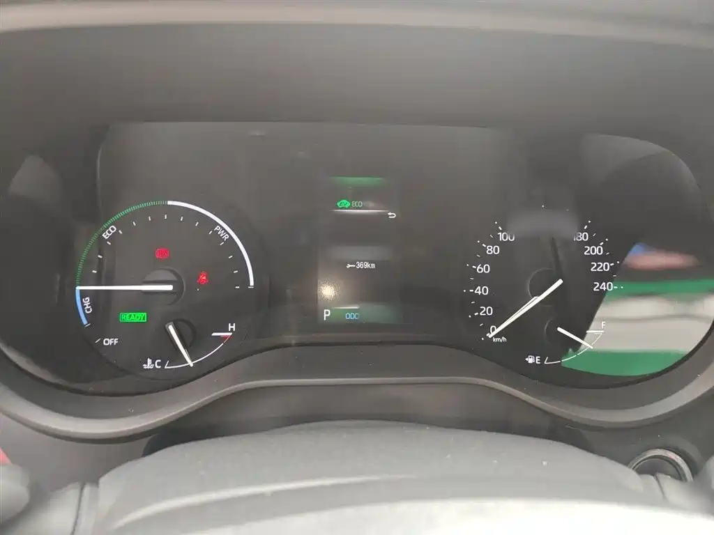 Toyota Granvia 2024 2.5L Hybrid Luxury фото 4
