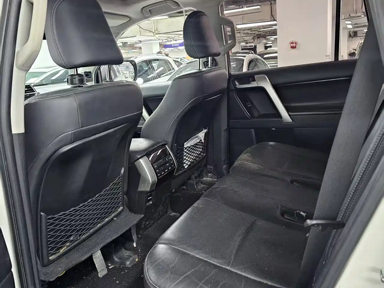 Toyota Prado 2018 2018 3.5L Automatic TX-L Rear-mounted Spare Tire