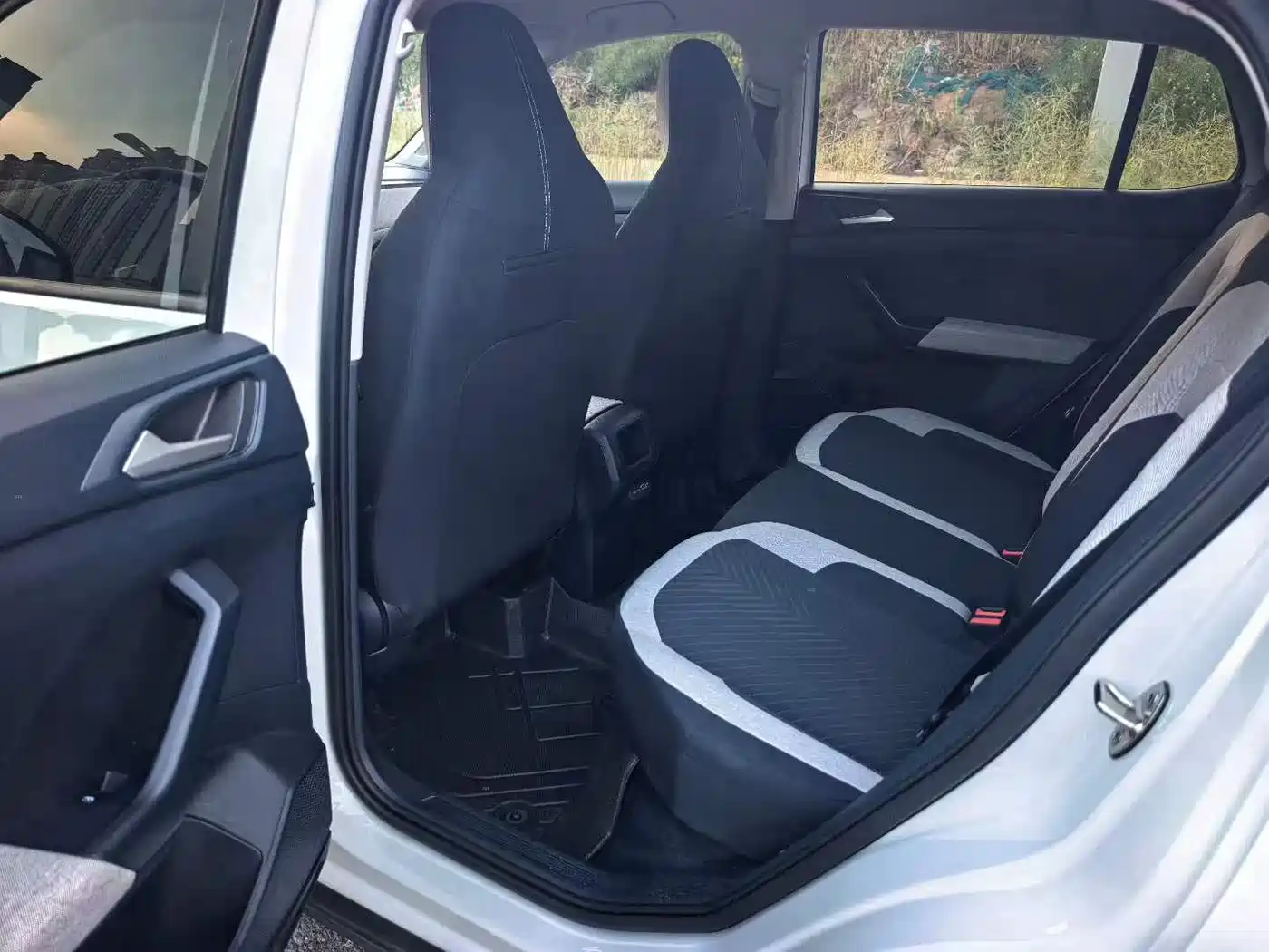 Volkswagen Tharu 2025 Model Rising Star 1.5L Advance Edition фото 7
