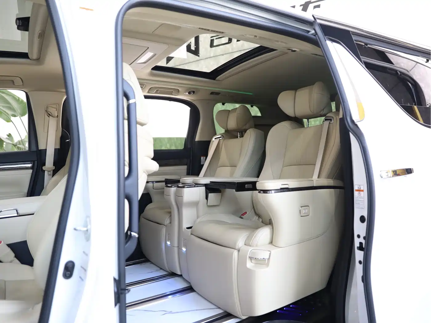 Toyota Vellfire 2021 Crown Hybrid 2.5L HV Premium Edition фото 13