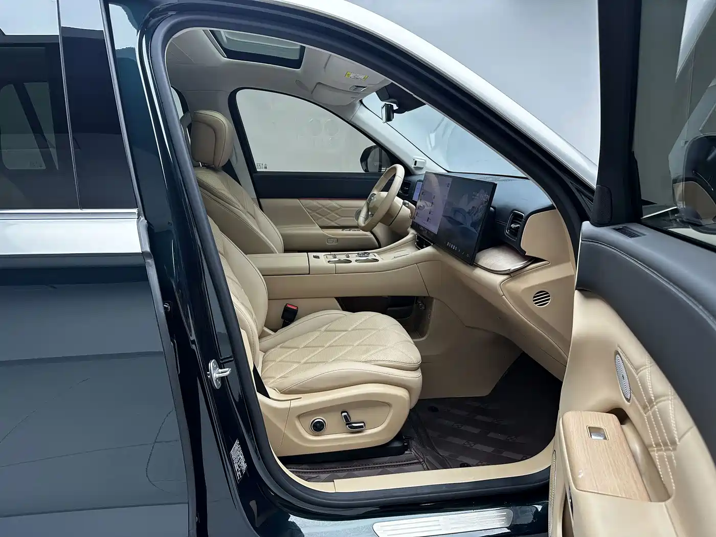 Chery Fengyun Fengyun T11 2025 2024 Base Model