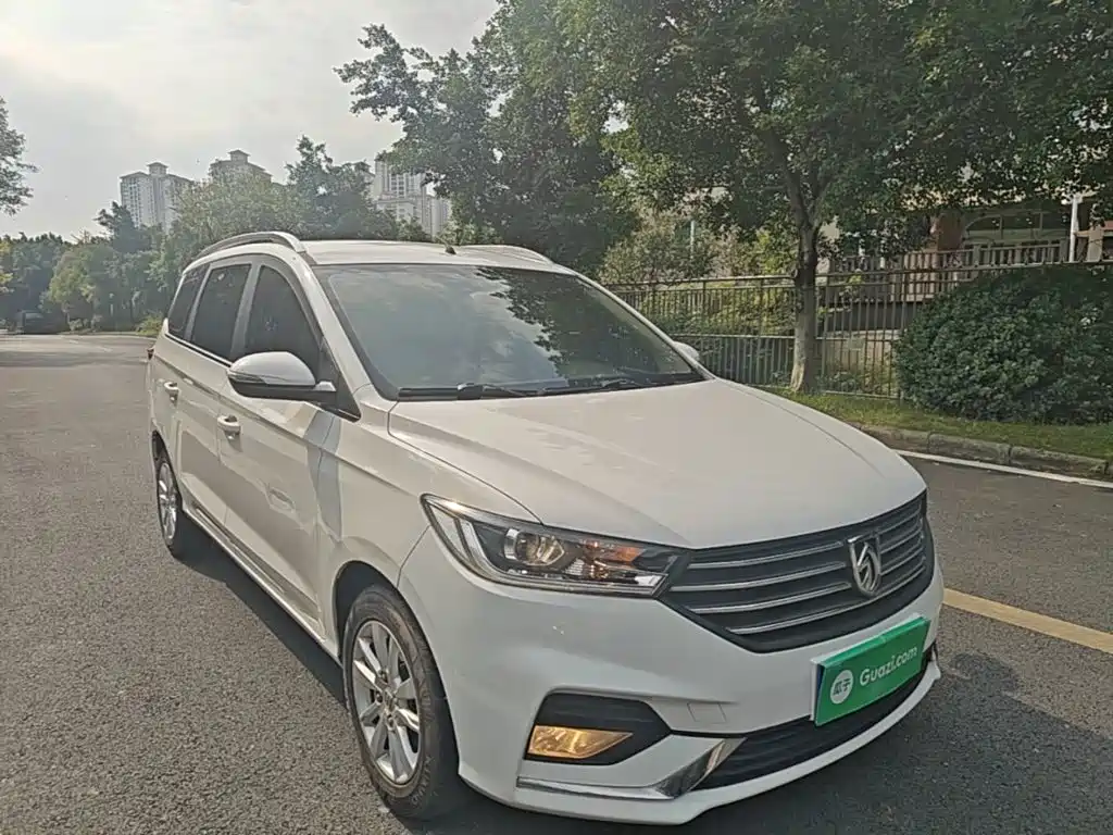 Фото 4 - Baojun 360