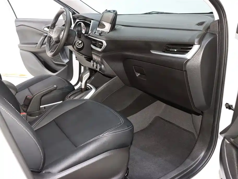 Chevrolet Trax 2019 Redline 335T CVT Trend Edition (China VI) фото 8