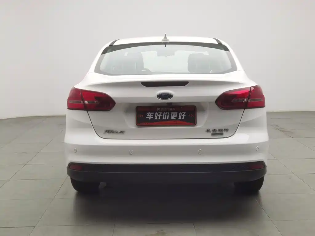 Фото 4 - Ford Focus