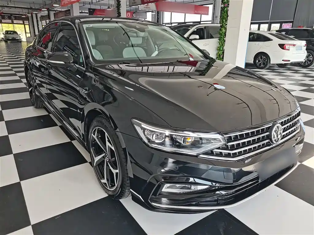 Volkswagen Magotan 2023 Model 2 Million Commemorative Edition 330TSI DSG Luxury фото 8