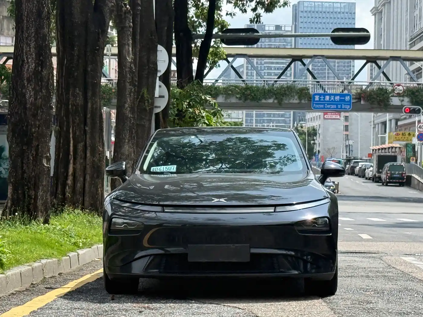 Фото 2 - XPeng P7