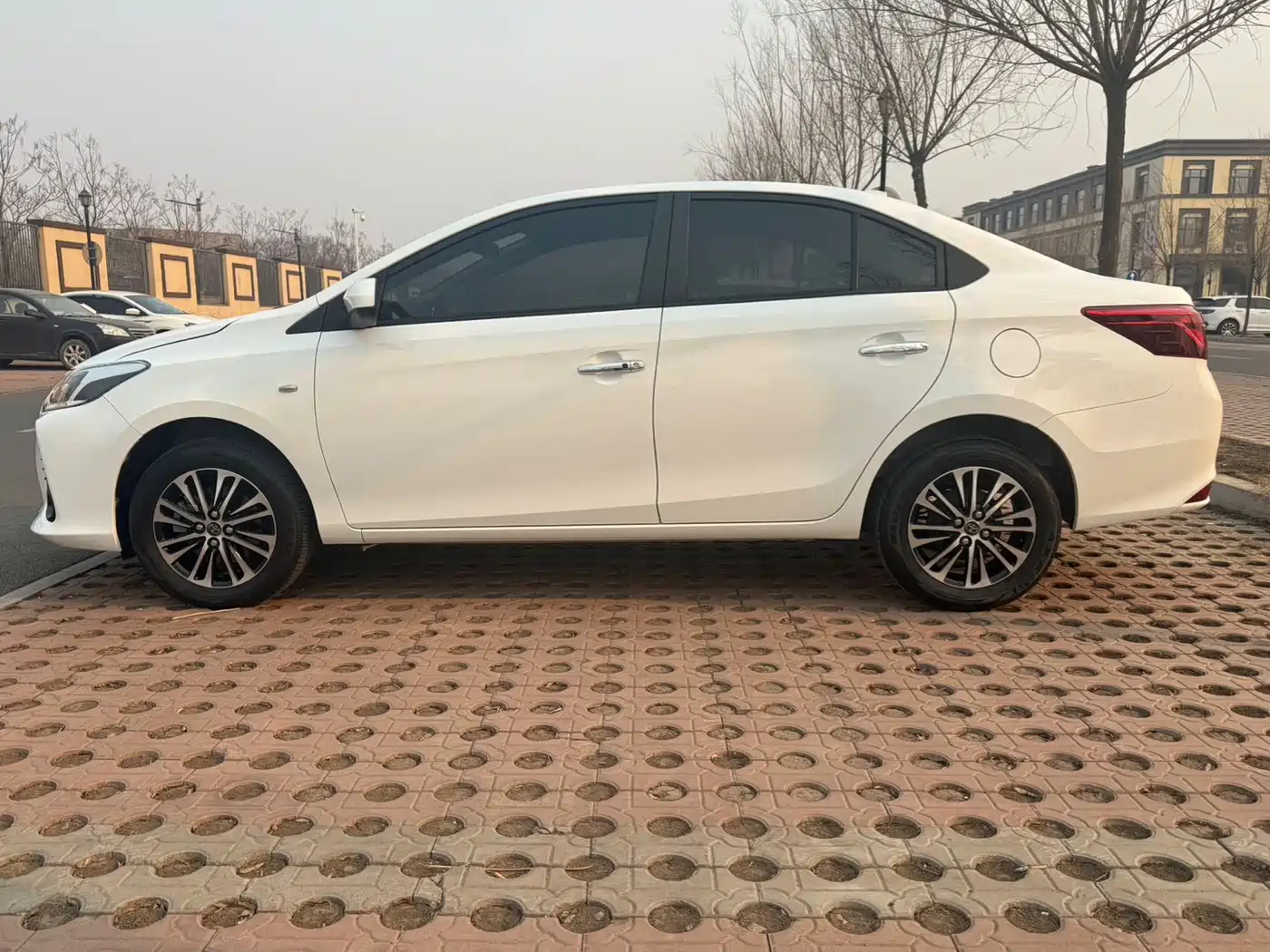 Toyota Vios 2022 1.5L 20th Anniversary Edition фото 4