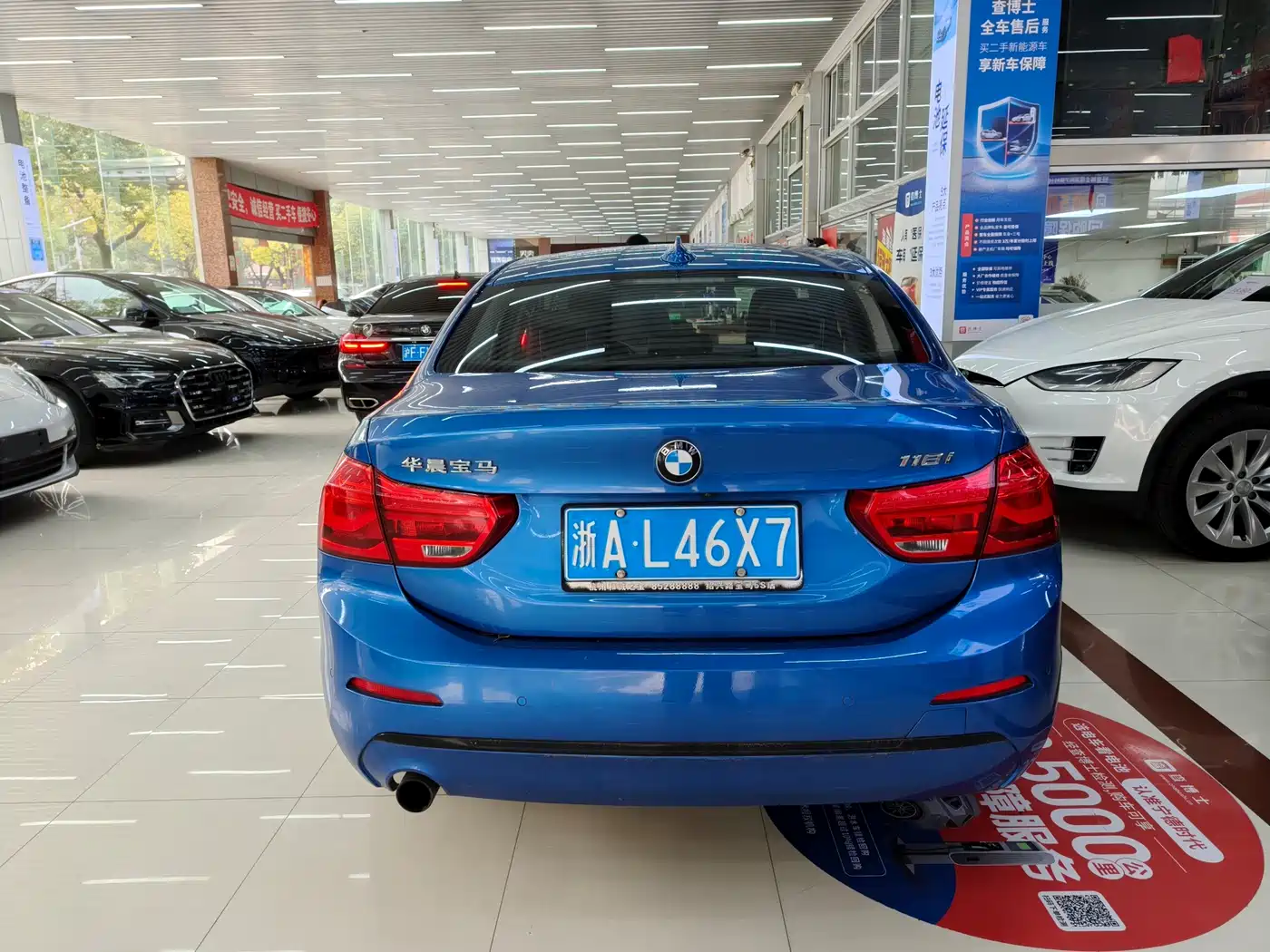 BMW 1 Series 2018 118i Sport Edition фото 9
