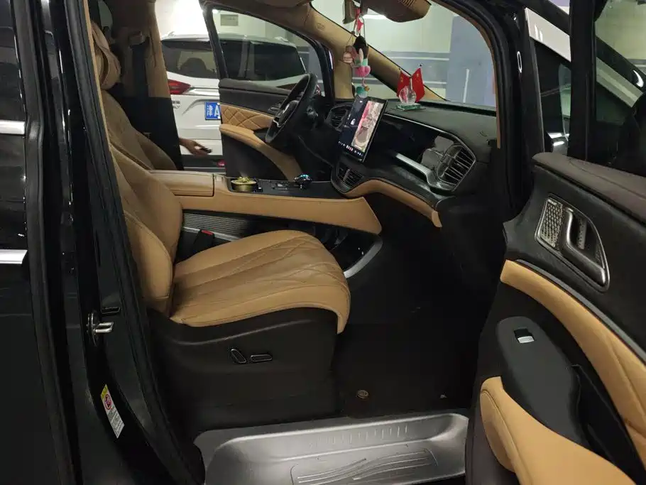 Denza D9 2026 2025 DM-i Smart Driving Edition 1100 FWD Flagship