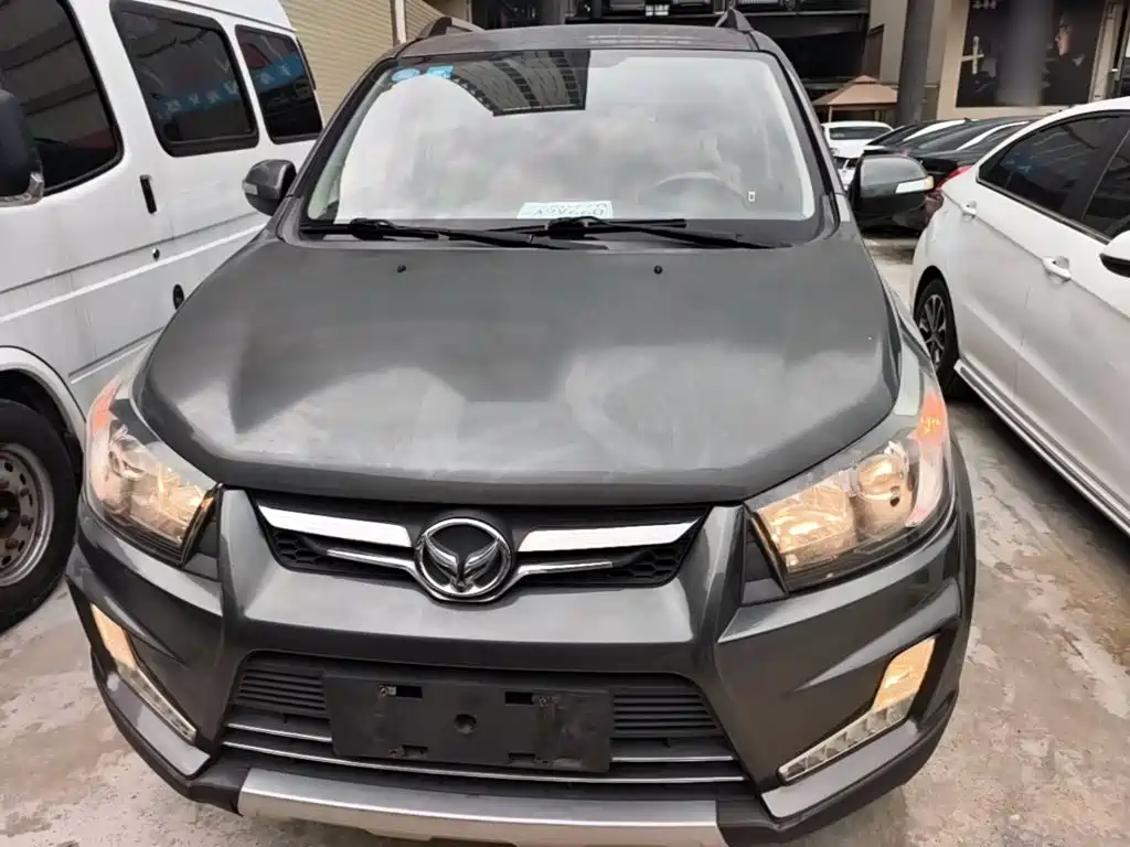 BAIC Huansu S3 2015 2015 1.8L Premium (China V)