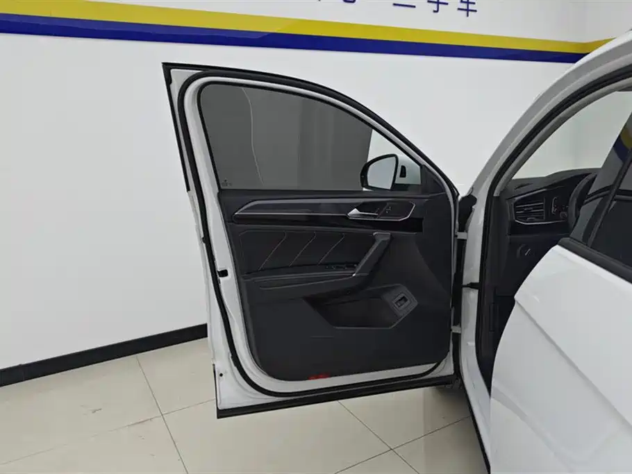 Volkswagen Tayron 2022 380TSI 4WD Luxury Smart Connect Pro фото 7